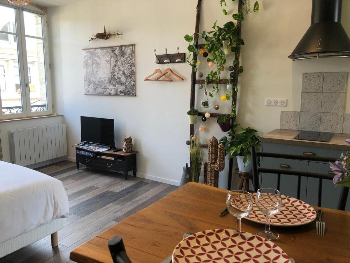 Appartement Centre-Ville Avec Terrasse Rustique Vannes Ngoại thất bức ảnh